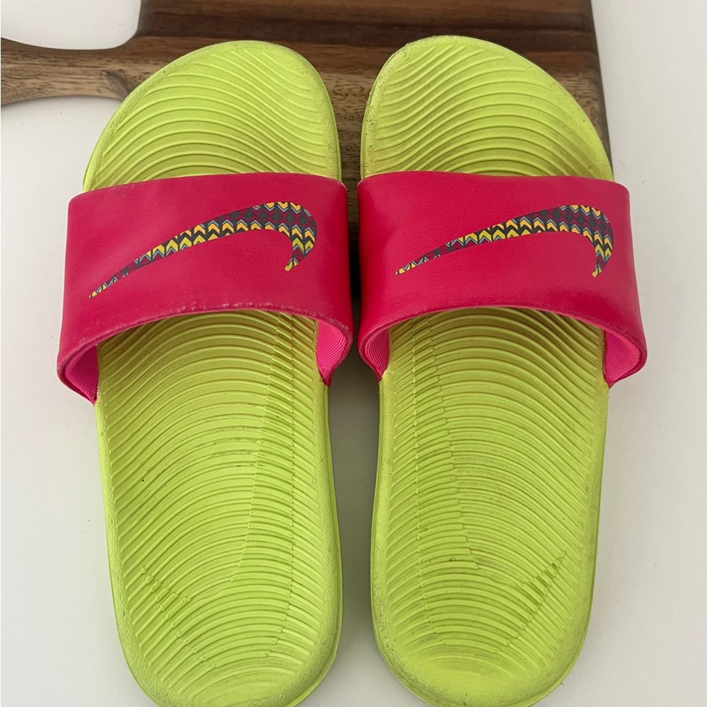 2Y Nike Kawa Slides Sandals Print Pink Green Kids Size  Youth Slides Girls